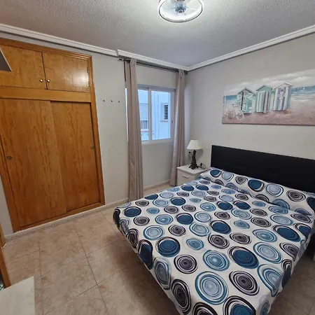 A Louer A 100m De La Lägenhet Torrevieja